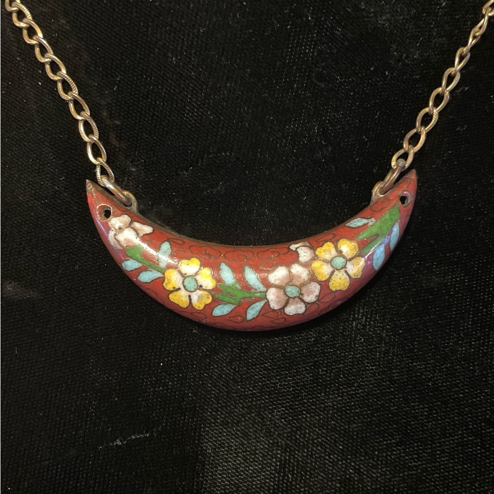 Vintage Necklace - Floral - Enamel / brass - gf chain